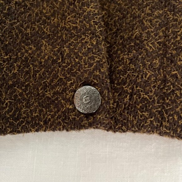 CHANEL Brown Tweed Bouclé Jacket, Fr Sz 40 US 8 - Picture 7 of 8